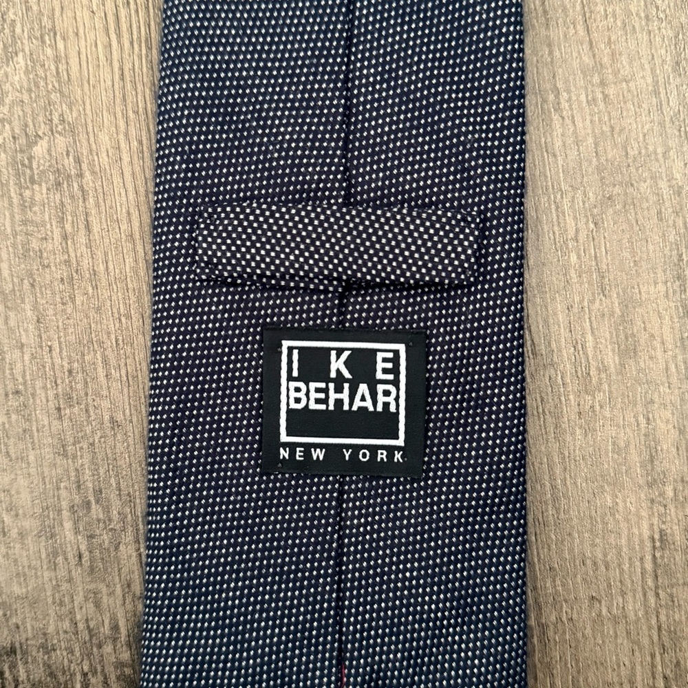 Ike Behar 100% imported silk Navy and White Dotted Men's Tie